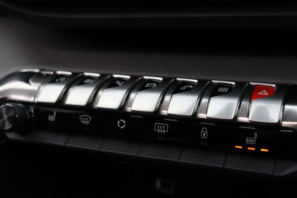 Used Peugeot 3008 2020 for sale - 76430111: Photo 33