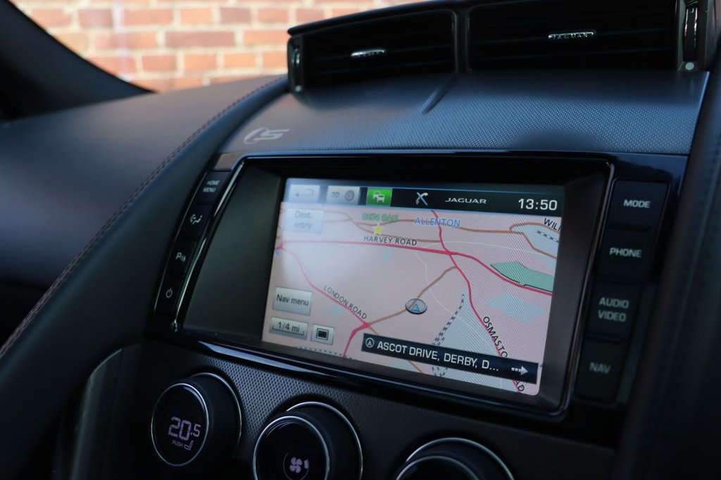 Used Jaguar F-Type 2014 for sale - 77187910: Photo 41