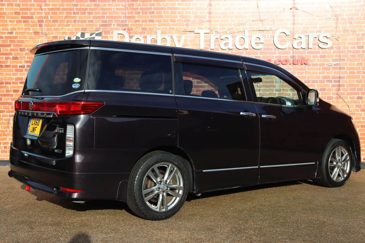 Used Nissan Elgrand 2023 for sale - 77554952: Photo 24