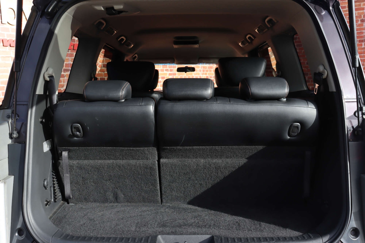 Used Nissan Elgrand 2023 for sale - 77554952: Photo 25