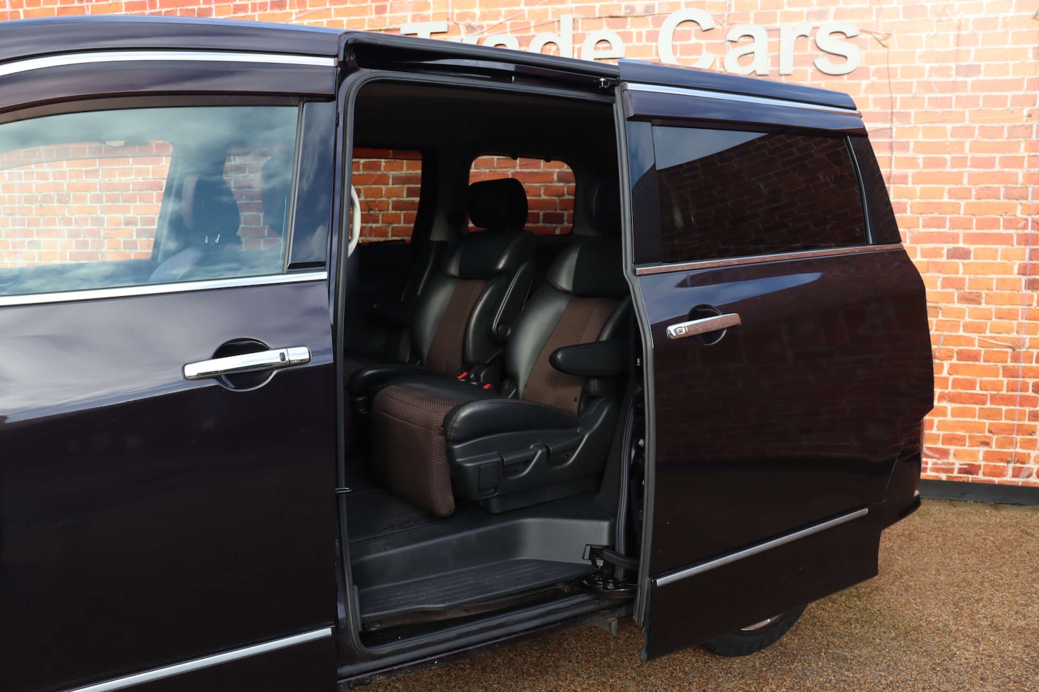 Used Nissan Elgrand 2023 for sale - 77554952: Photo 5