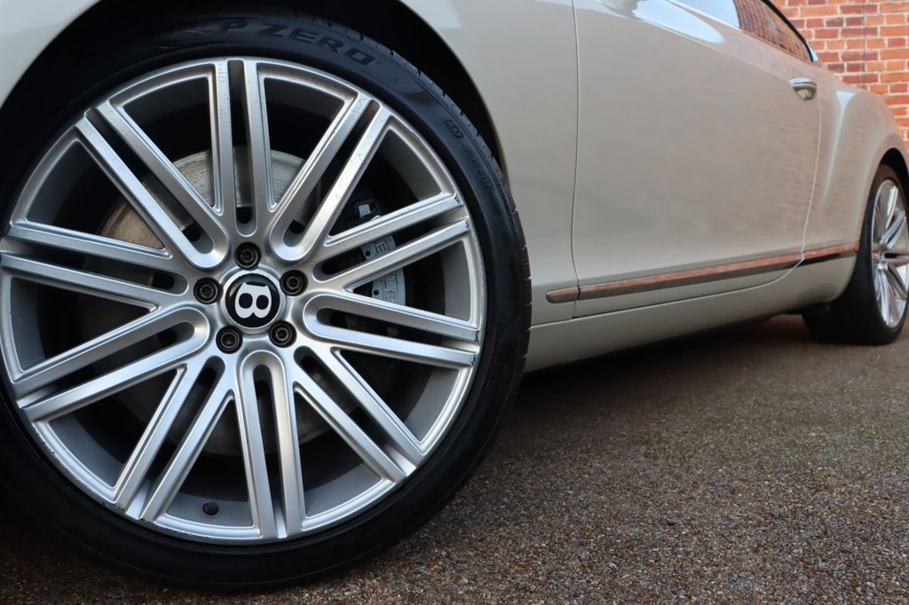 Used Bentley Continental 2014 for sale - 76783911: Photo 10