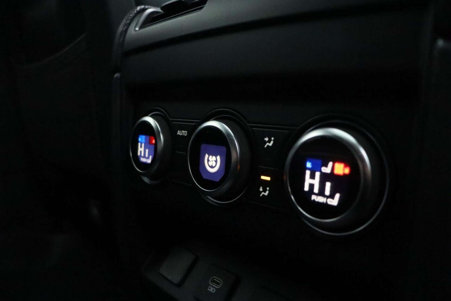 Used Land Rover Defender 2022 for sale - 77523140: Photo 32