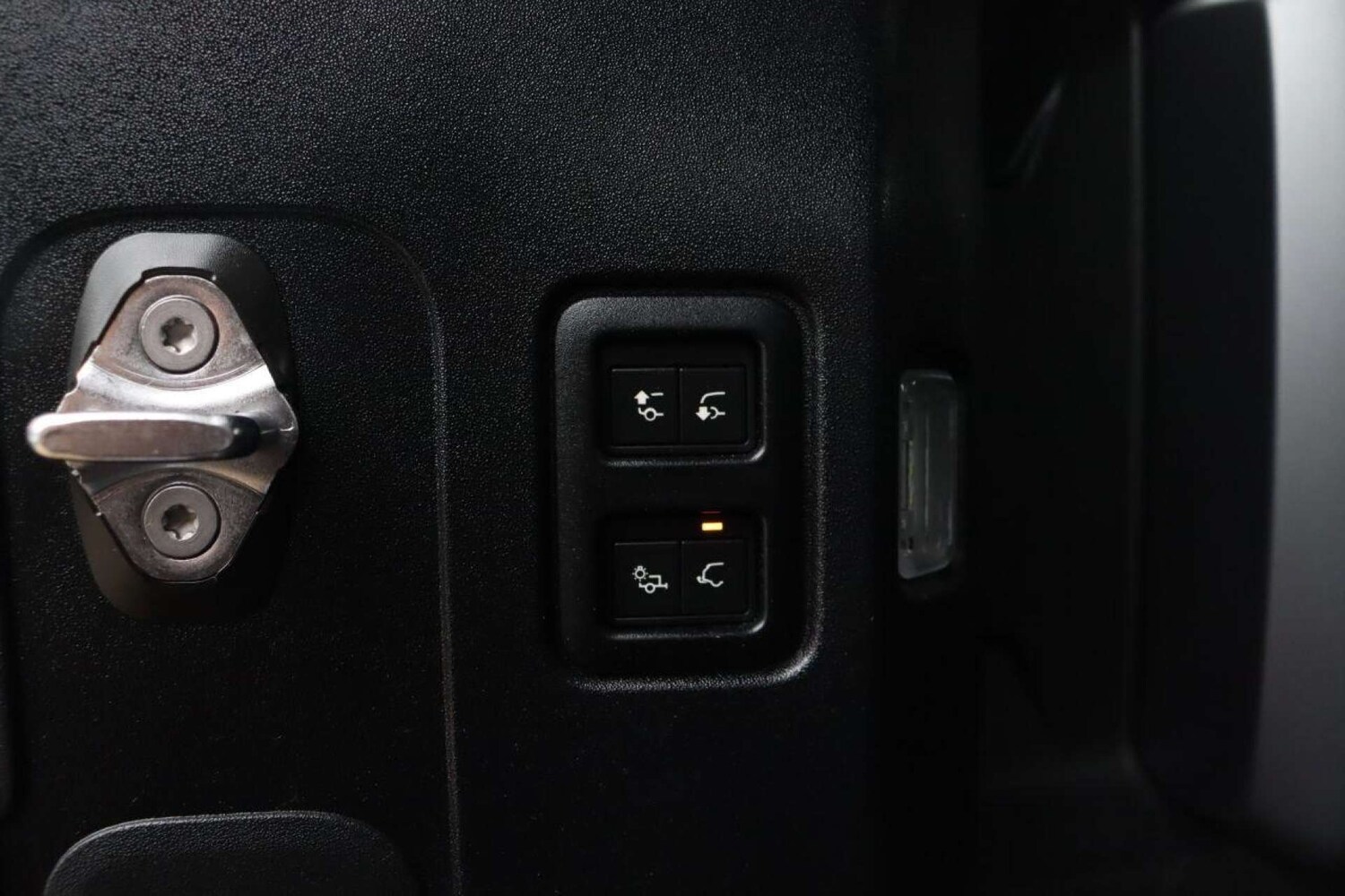 Used Land Rover Defender 2022 for sale - 77523140: Photo 48