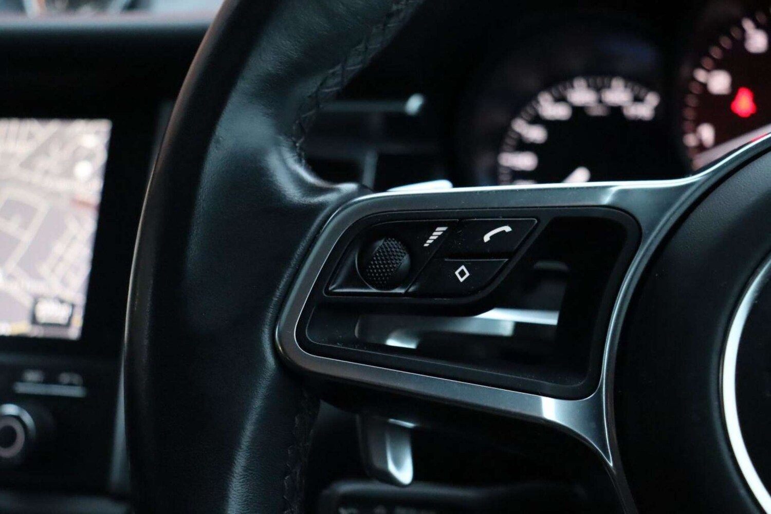 Used Porsche Macan 2017 for sale - 77523102: Photo 23