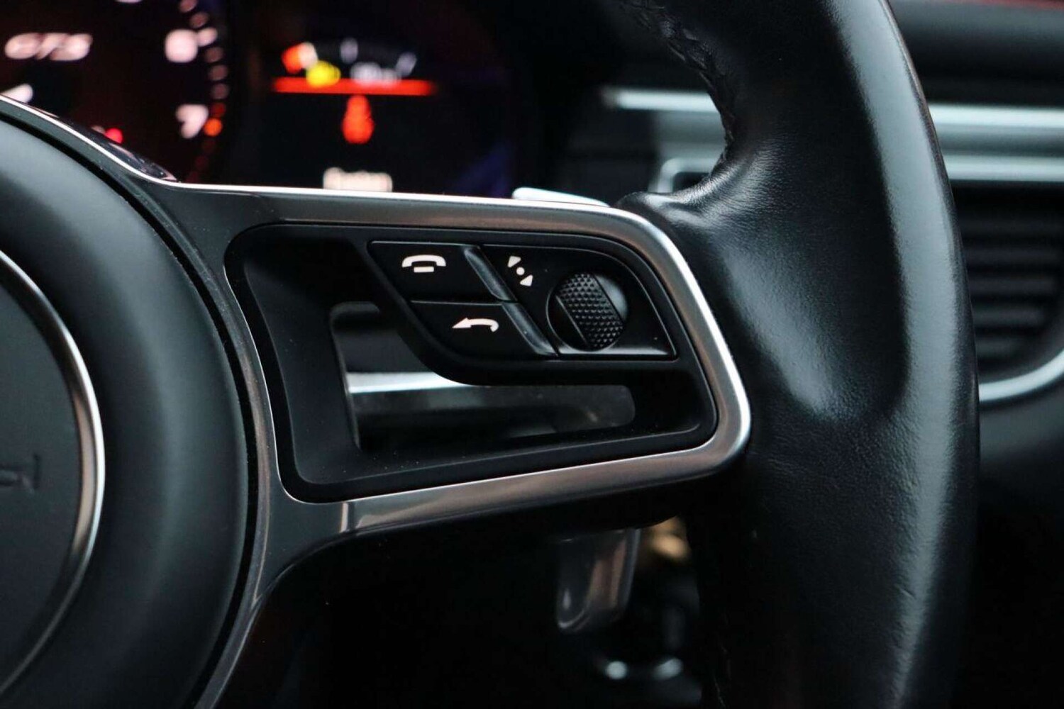 Used Porsche Macan 2017 for sale - 77523102: Photo 24