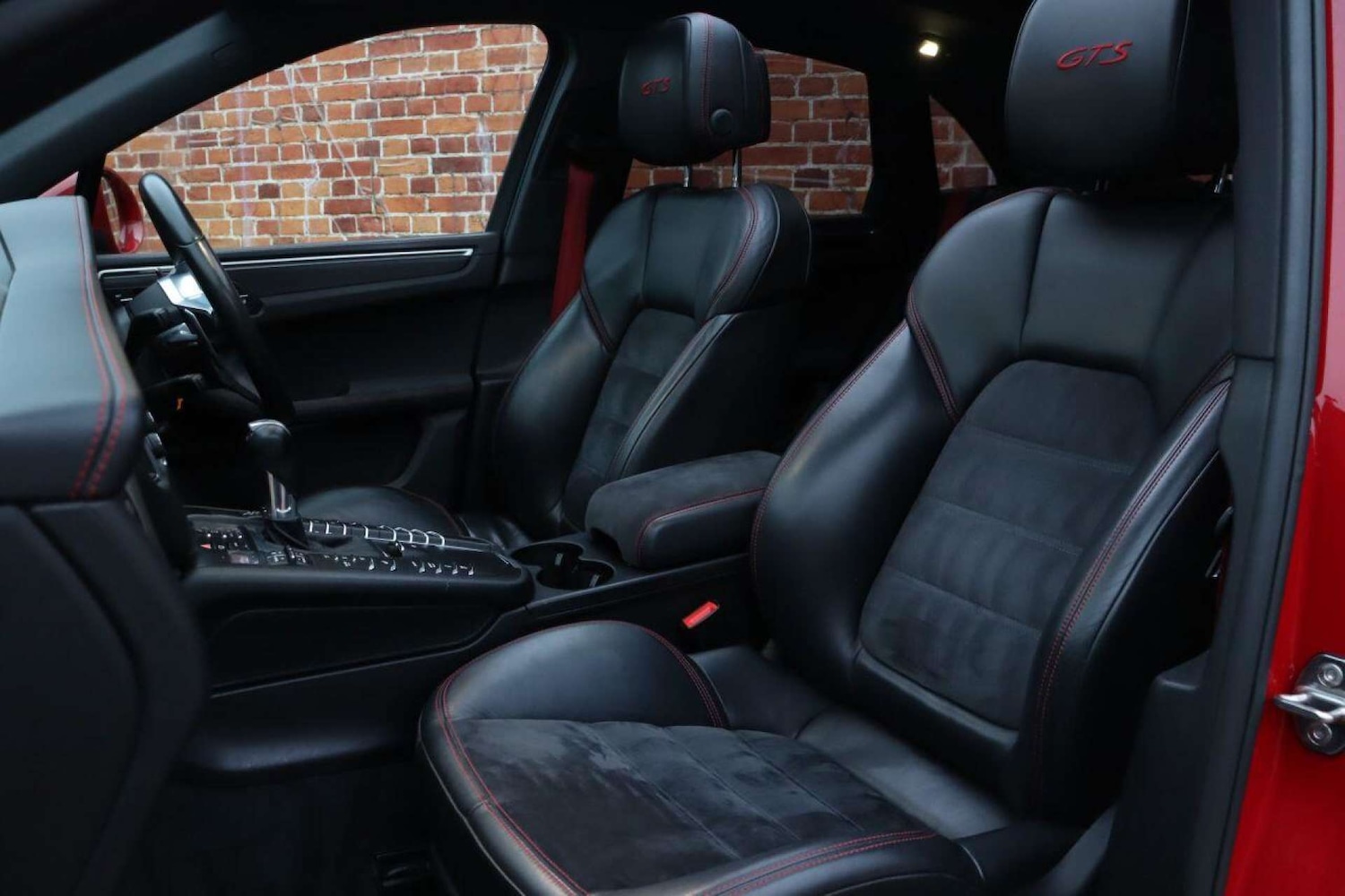 Used Porsche Macan 2017 for sale - 77523102: Photo 4