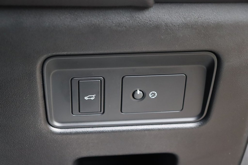 Used Land Rover Discovery 2022 for sale - 76345946: Photo 32