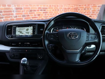 Used Toyota PROACE CITY Verso 2018 for sale - 77523086: Photo