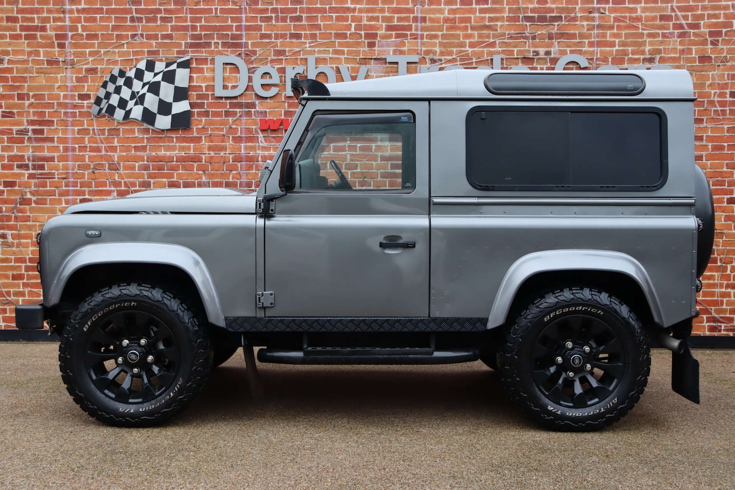 Used Land Rover Defender 2009 for sale - 77547689: Photo 2