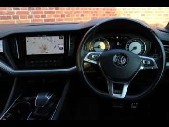 Used Volkswagen Touareg 2018 for sale - 74493996: Photo