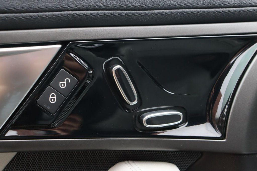 Used Jaguar F-Type 2015 for sale - 76798204: Photo 20