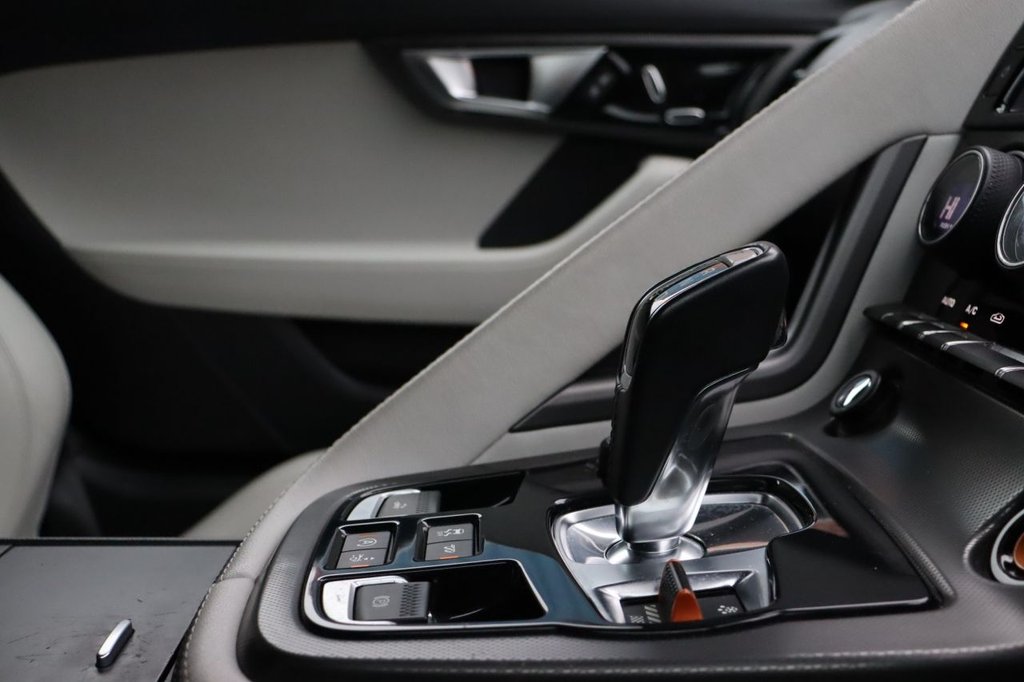 Used Jaguar F-Type 2015 for sale - 76798204: Photo 23