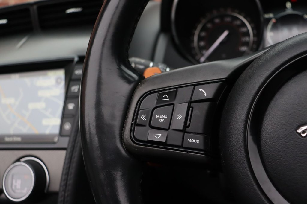 Used Jaguar F-Type 2015 for sale - 76798204: Photo 26