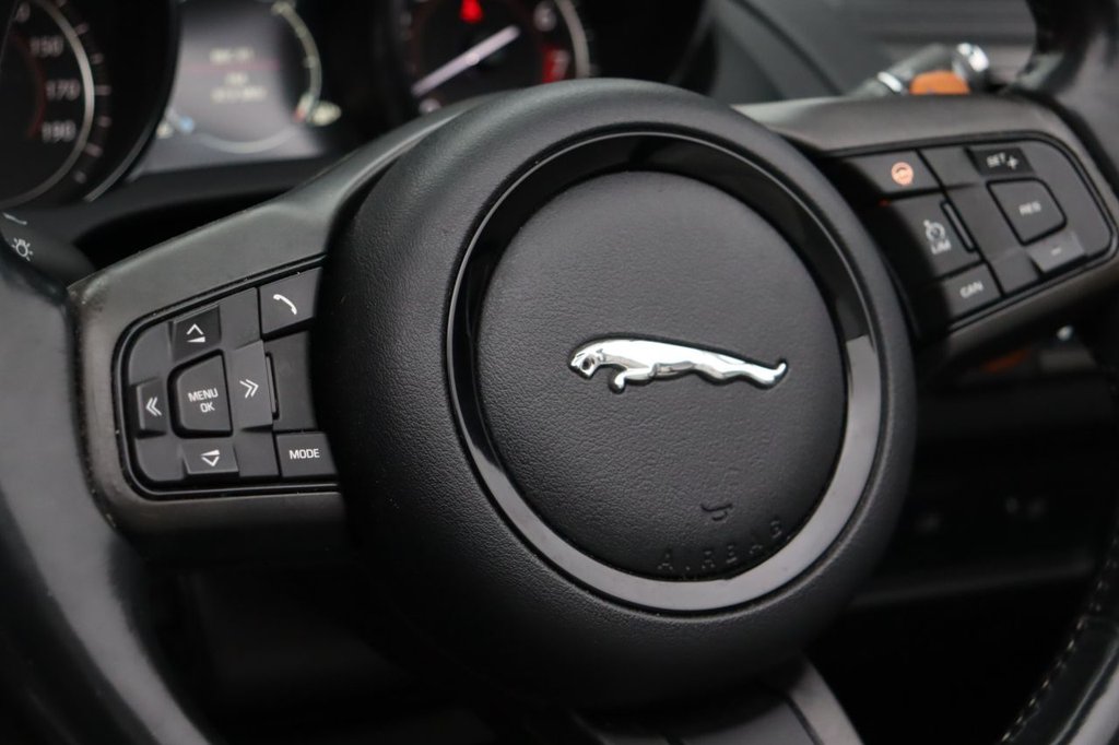Used Jaguar F-Type 2015 for sale - 76798204: Photo 27