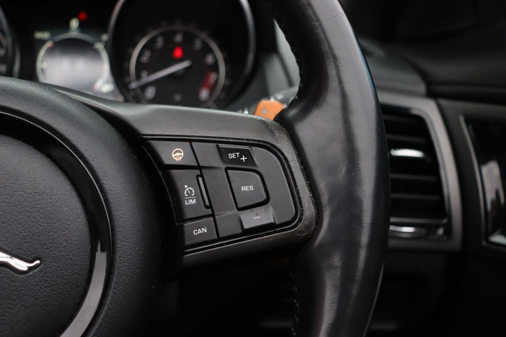 Used Jaguar F-Type 2015 for sale - 76798204: Photo 28