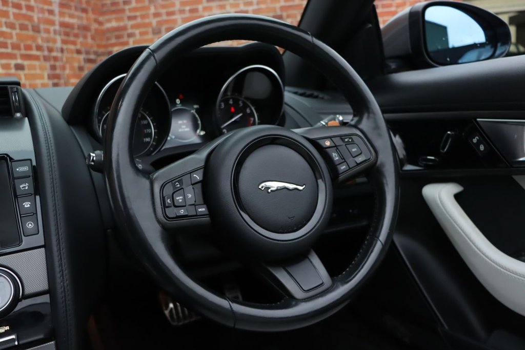 Used Jaguar F-Type 2015 for sale - 76798204: Photo 31