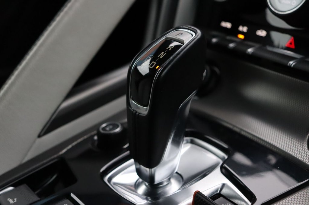 Used Jaguar F-Type 2015 for sale - 76798204: Photo 39