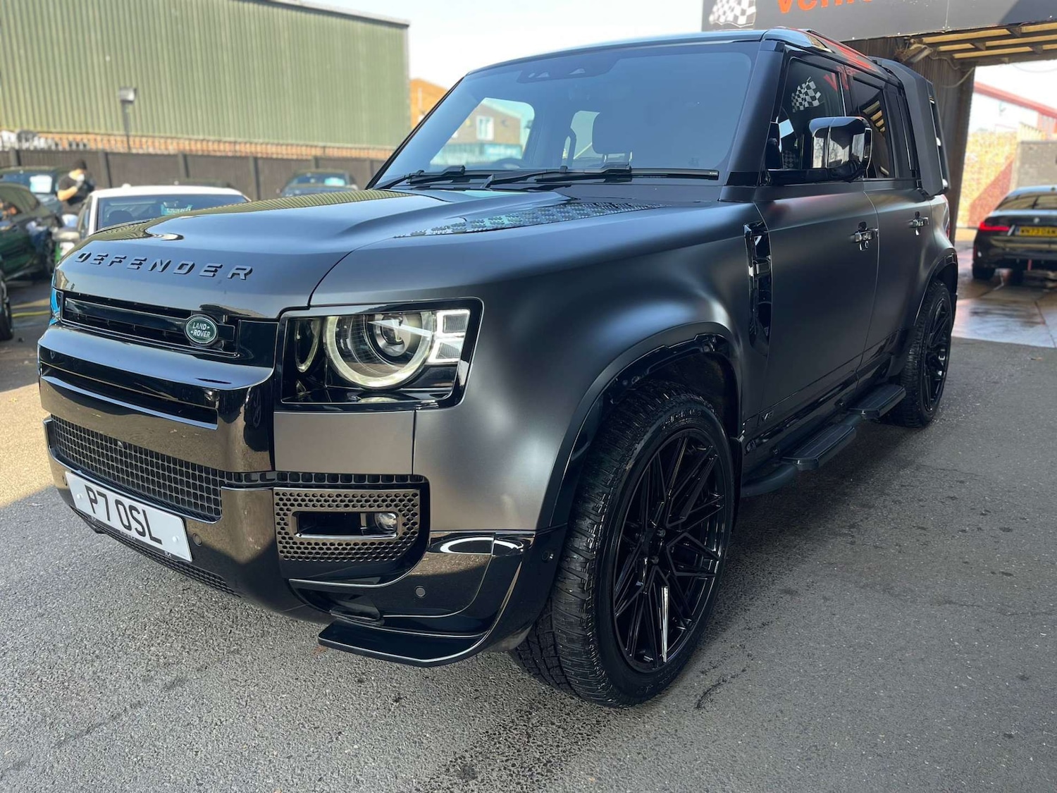 Used Land Rover Defender 2023 for sale - 77781037: Photo 2