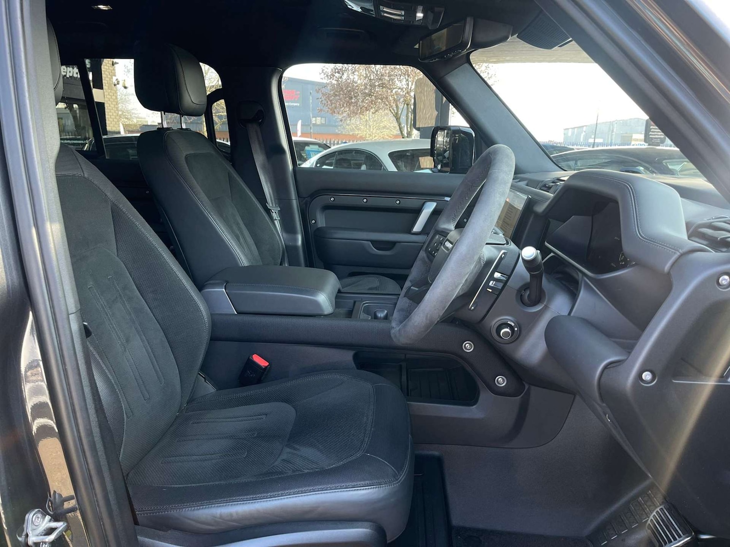 Used Land Rover Defender 2023 for sale - 77781037: Photo 8