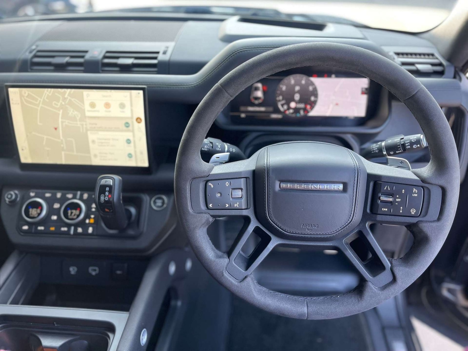 Used Land Rover Defender 2023 for sale - 77781037: Photo 9