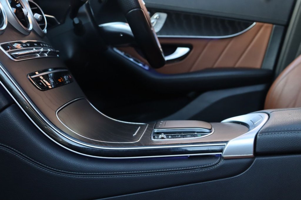 Used Mercedes-Benz GLC 2019 for sale - 76900874: Photo 17