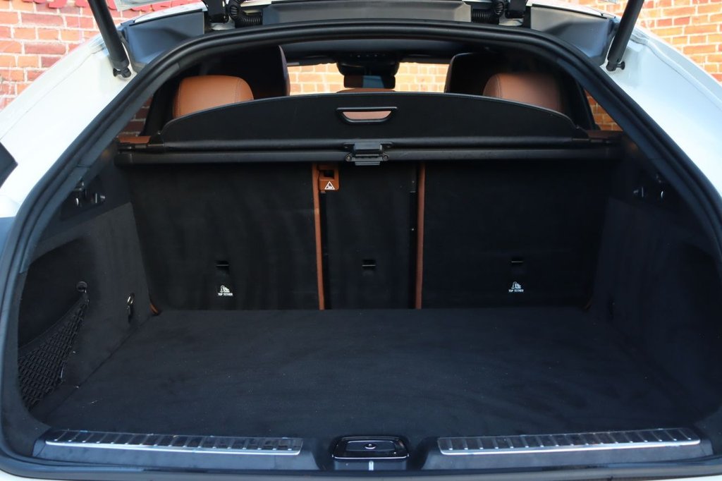 Used Mercedes-Benz GLC 2019 for sale - 76900874: Photo 35