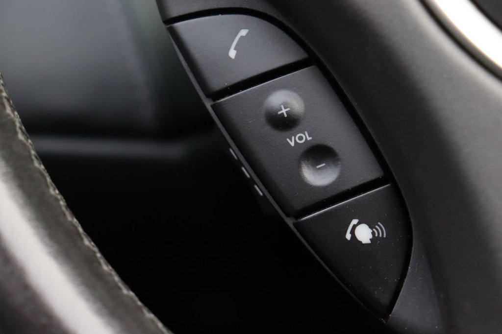 Used Aston Martin DB9 2005 for sale - 76797729: Photo 37