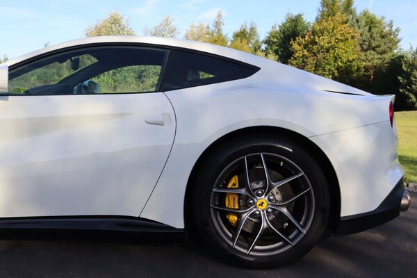 Used Ferrari F12 Berlinetta 2015 for sale - 75579625: Photo 34