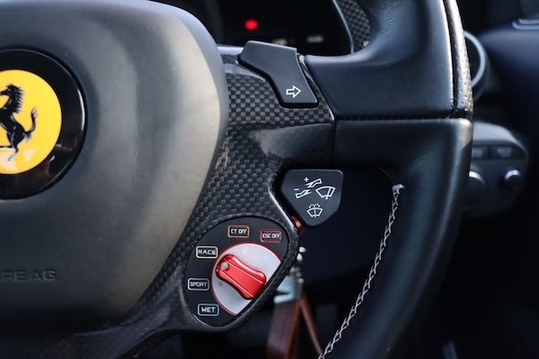 Used Ferrari F12 Berlinetta 2015 for sale - 75579625: Photo 37