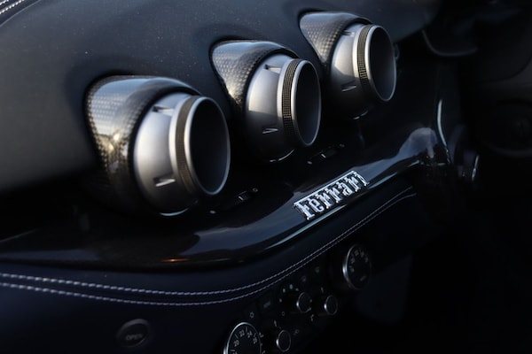 Used Ferrari F12 Berlinetta 2015 for sale - 75579625: Photo 39