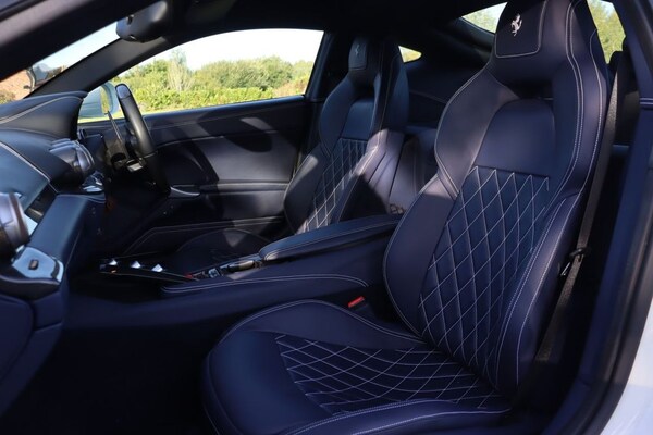Used Ferrari F12 Berlinetta 2015 for sale - 75579625: Photo 4