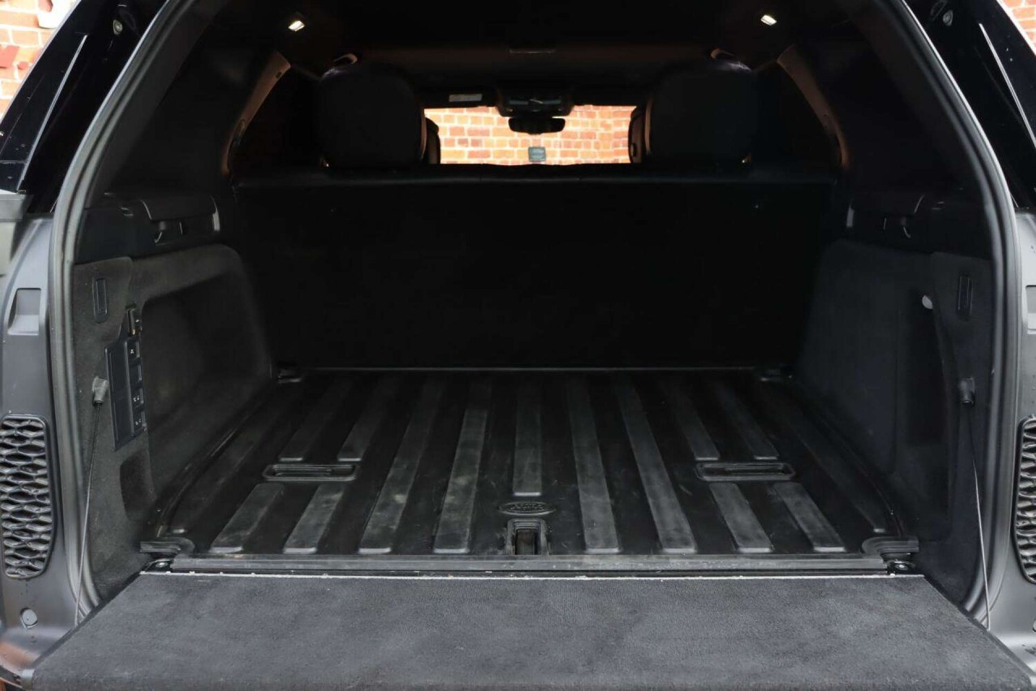 Used Land Rover Discovery 2023 for sale - 77519288: Photo 47