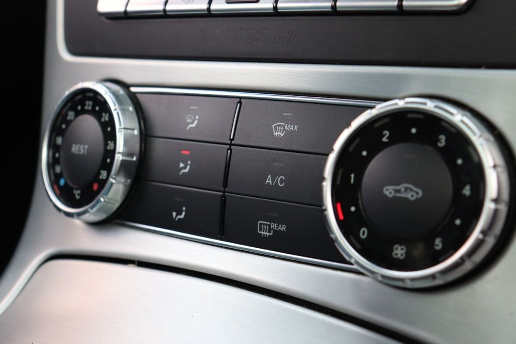 Used Mercedes-Benz SLK 2014 for sale - 75800960: Photo 31