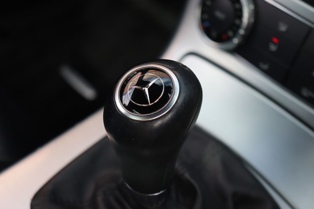 Used Mercedes-Benz SLK 2014 for sale - 75800960: Photo 32