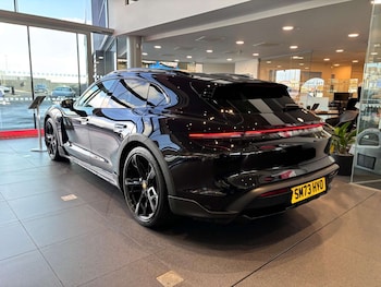 Used Porsche Taycan 2023 for sale - 77953365: Photo