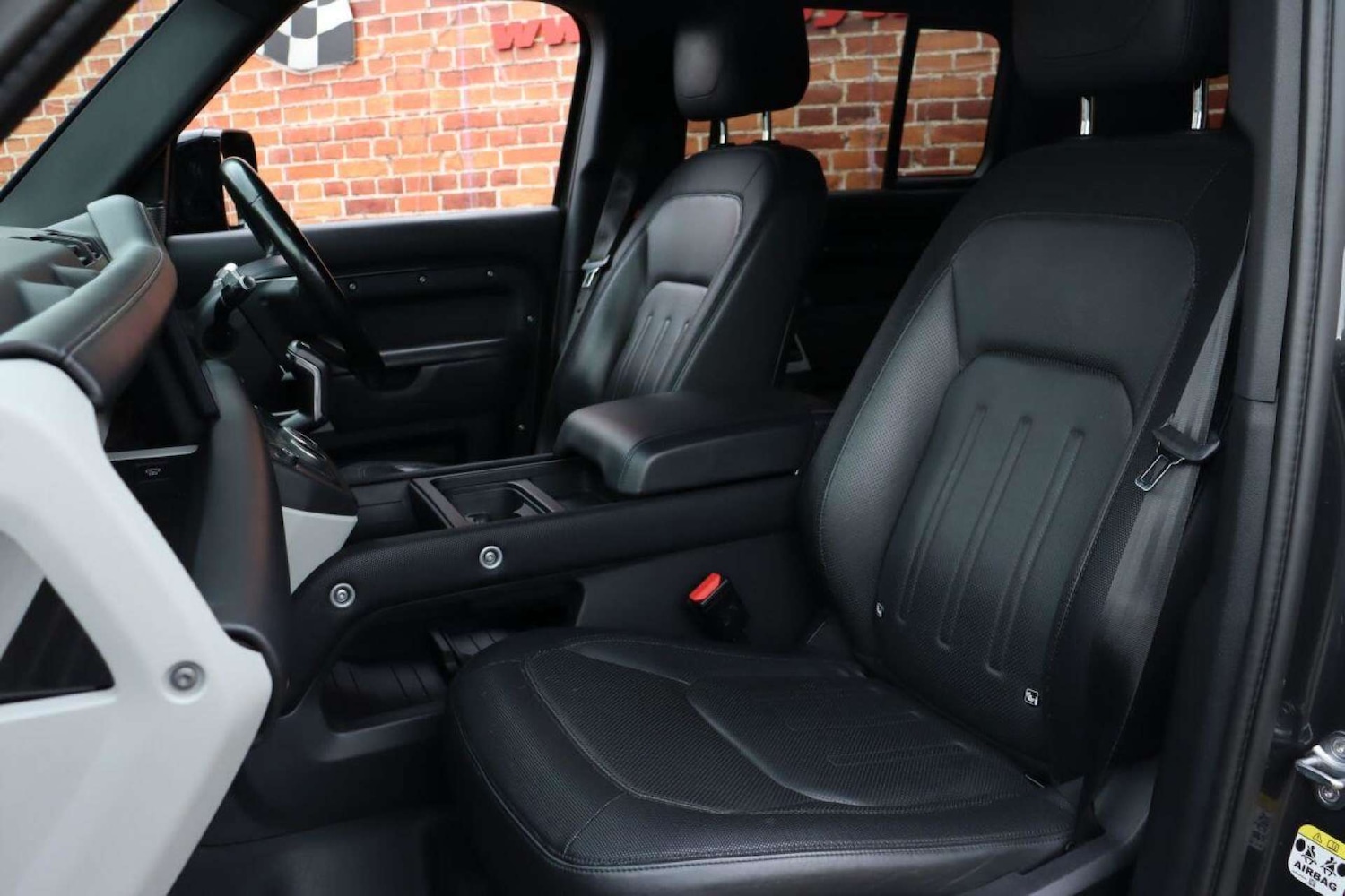 Used Land Rover Defender 2021 for sale - 77519255: Photo 2