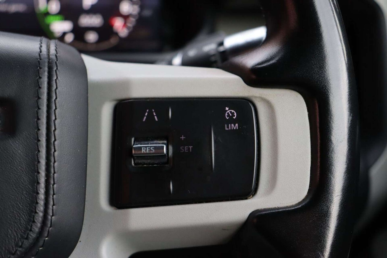 Used Land Rover Defender 2021 for sale - 77519255: Photo 33