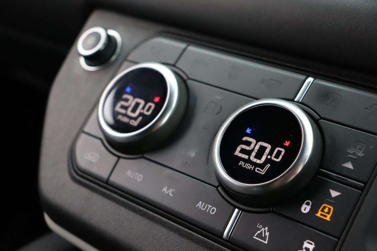 Used Land Rover Defender 2021 for sale - 77519255: Photo 34