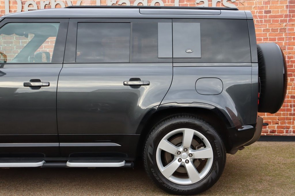 Used Land Rover Defender 2021 for sale - 76470224: Photo 15