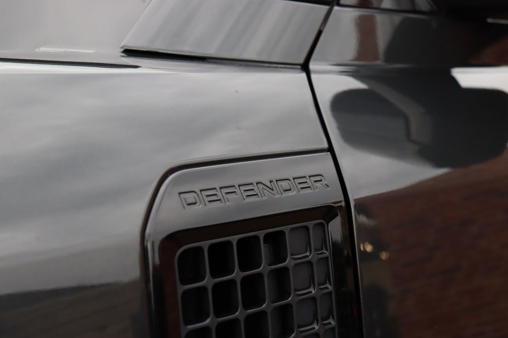 Used Land Rover Defender 2021 for sale - 76470224: Photo 17