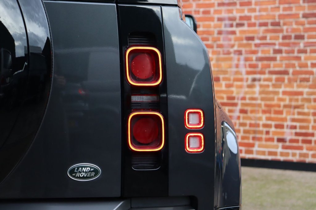 Used Land Rover Defender 2021 for sale - 76470224: Photo 21