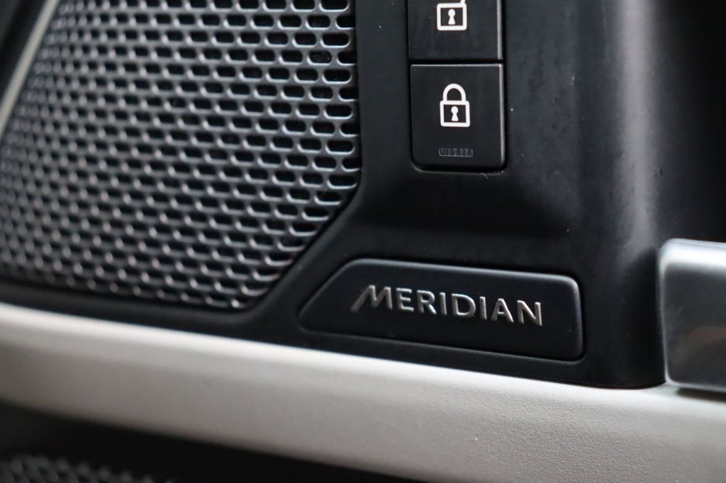 Used Land Rover Defender 2021 for sale - 76470224: Photo 25