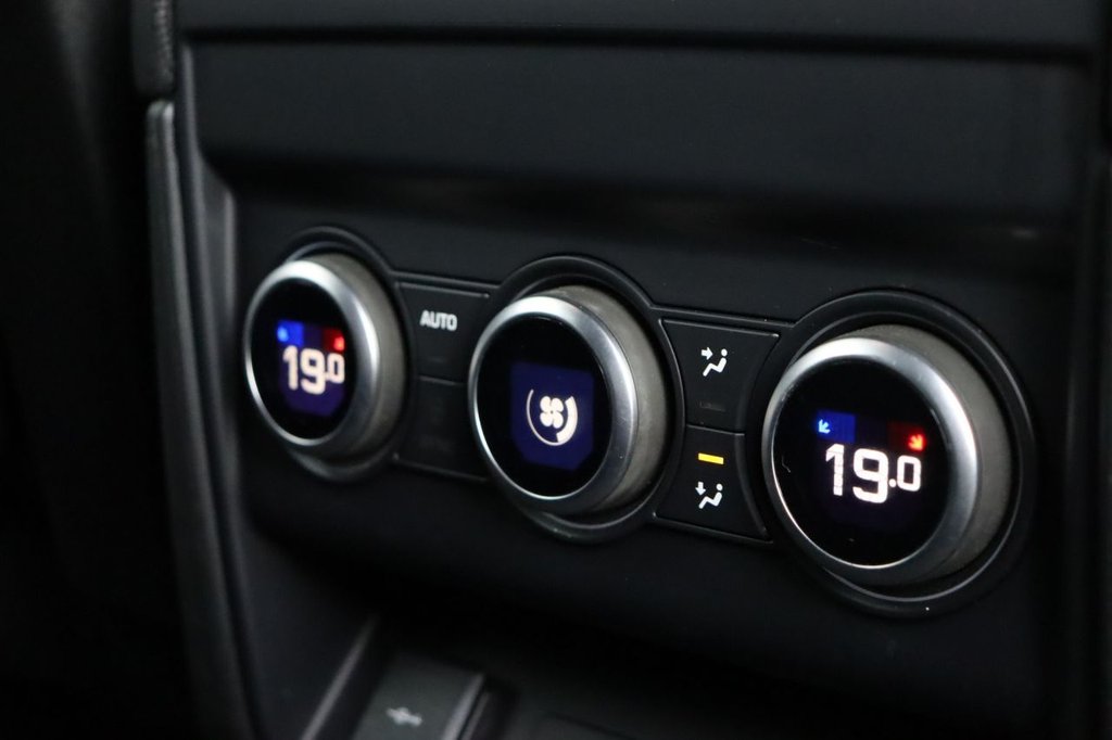 Used Land Rover Defender 2021 for sale - 76470224: Photo 26