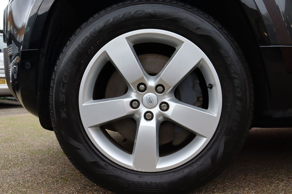 Used Land Rover Defender 2021 for sale - 76470224: Photo 27