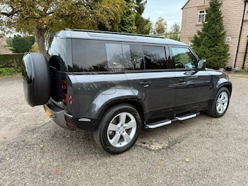 Used Land Rover Defender 2021 for sale - 76470224: Photo