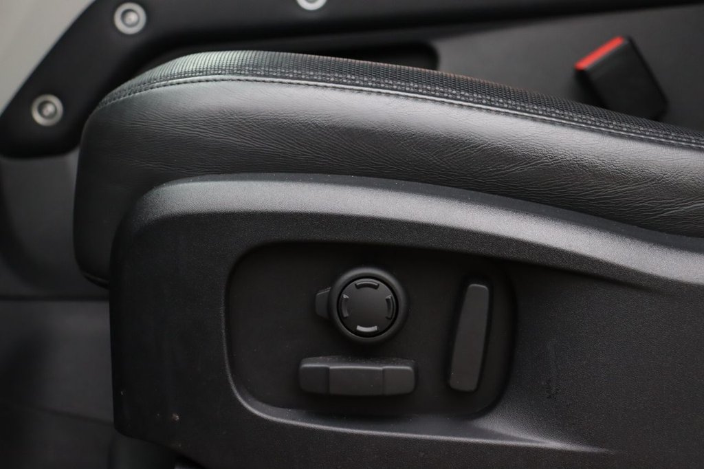 Used Land Rover Defender 2021 for sale - 76470224: Photo 37