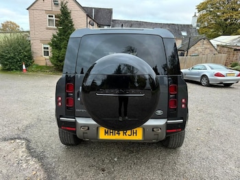 Used Land Rover Defender 2021 for sale - 76470224: Photo