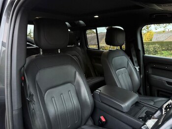 Used Land Rover Defender 2021 for sale - 76470224: Photo