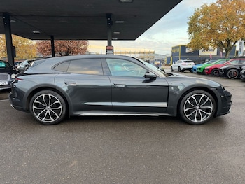 Used Porsche Taycan 2021 for sale - 76510105: Photo